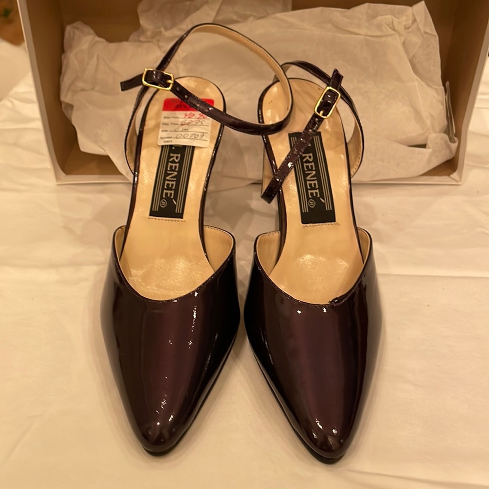 Never worn J. Reneé heels in original box